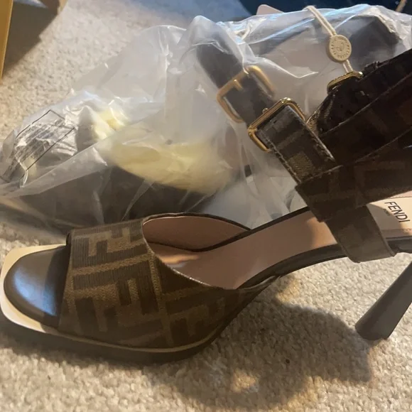 Authentic Fendi Logo  embossed canvas high heel sandals - Picture 8 of 16
